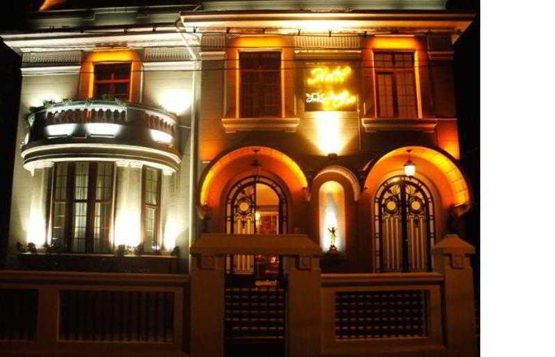 Hotel Angelo D'Oro プロイェシュティ エクステリア 写真