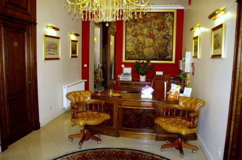 Hotel Angelo D'Oro プロイェシュティ エクステリア 写真