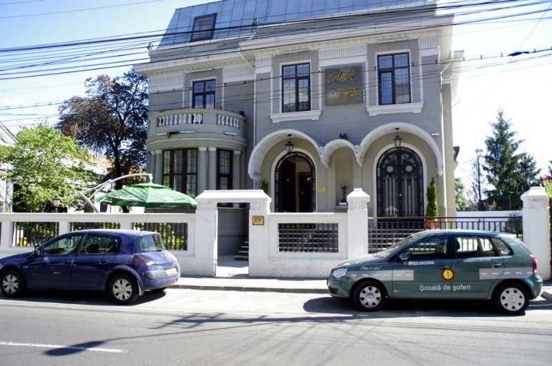Hotel Angelo D'Oro プロイェシュティ エクステリア 写真