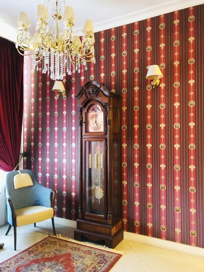 Hotel Angelo D'Oro プロイェシュティ エクステリア 写真