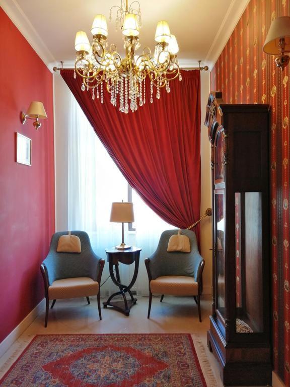 Hotel Angelo D'Oro プロイェシュティ エクステリア 写真