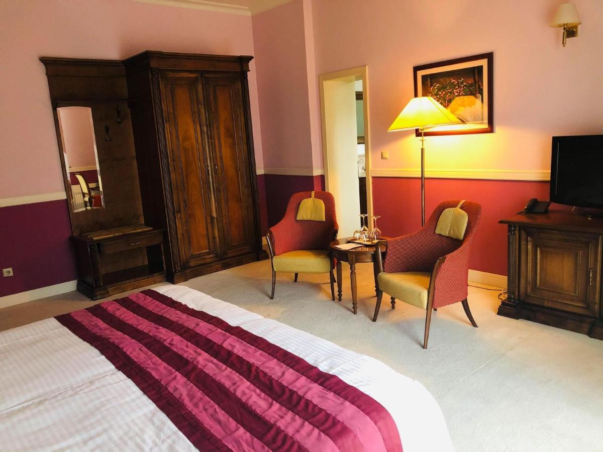 Hotel Angelo D'Oro プロイェシュティ エクステリア 写真