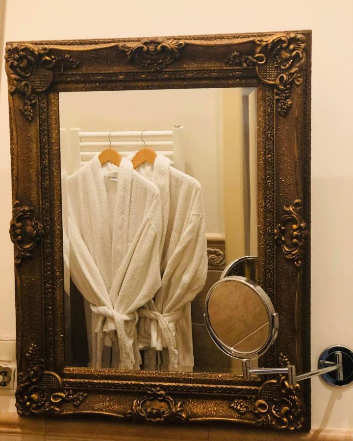 Hotel Angelo D'Oro プロイェシュティ エクステリア 写真