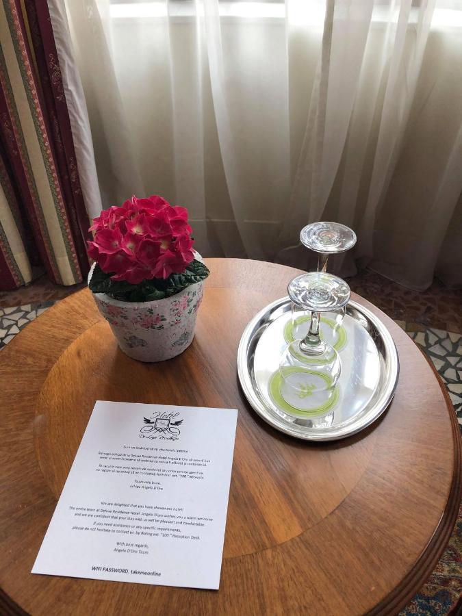 Hotel Angelo D'Oro プロイェシュティ エクステリア 写真