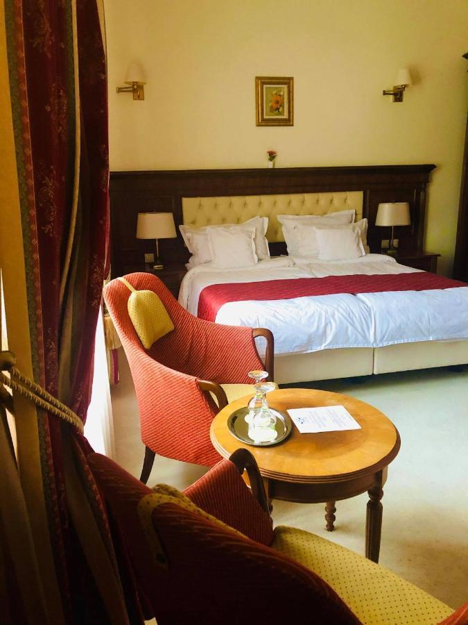 Hotel Angelo D'Oro プロイェシュティ エクステリア 写真