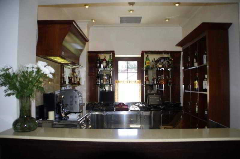 Hotel Angelo D'Oro プロイェシュティ エクステリア 写真