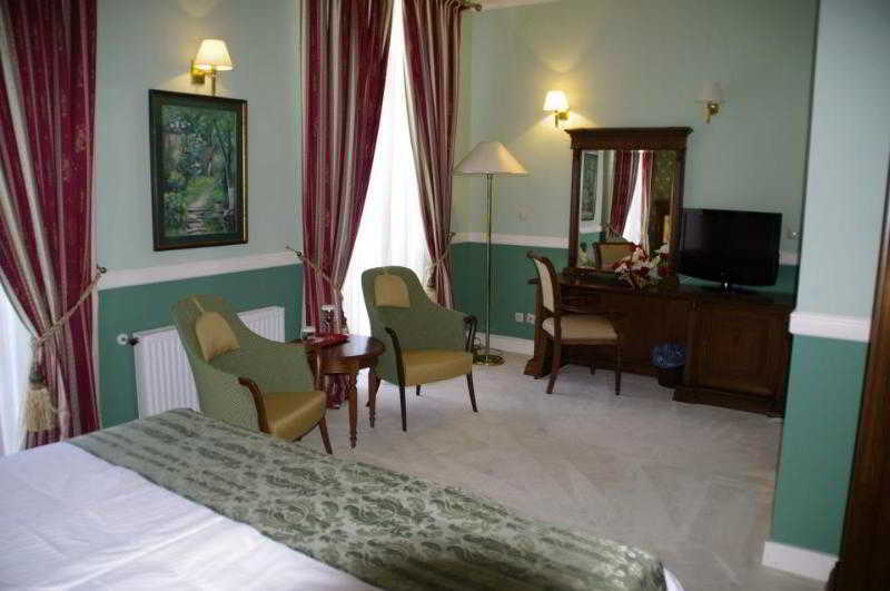 Hotel Angelo D'Oro プロイェシュティ エクステリア 写真
