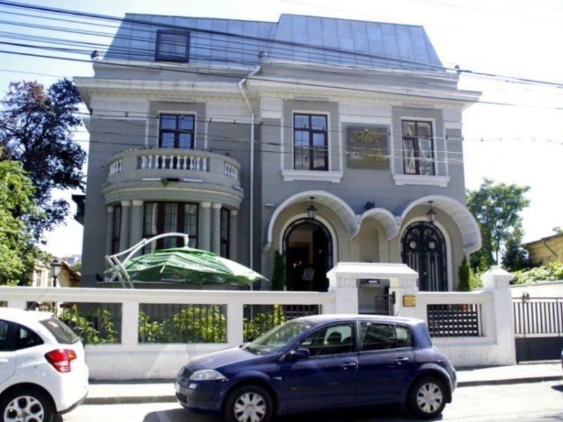 Hotel Angelo D'Oro プロイェシュティ エクステリア 写真